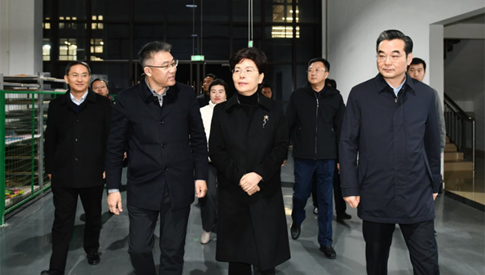省委常委、省委宣传部部长徐缨来淮调研
